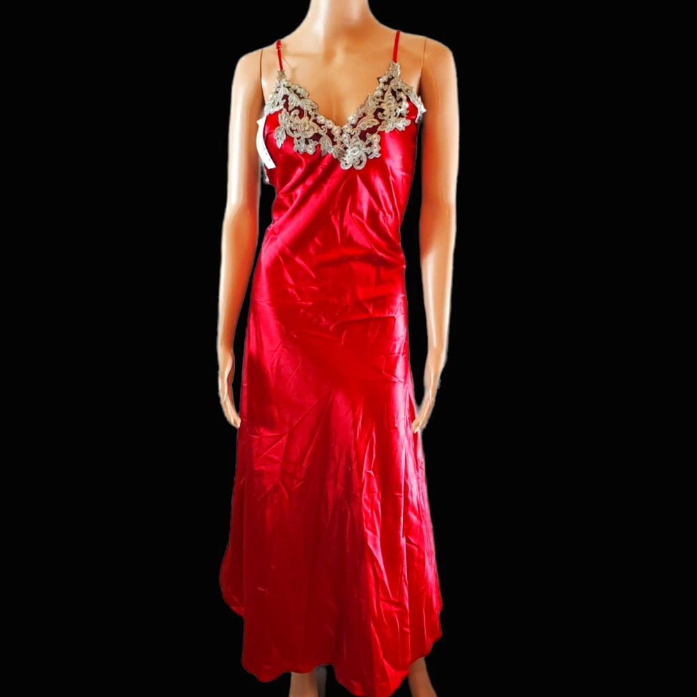 Silksilky Nightgown NWT size XL